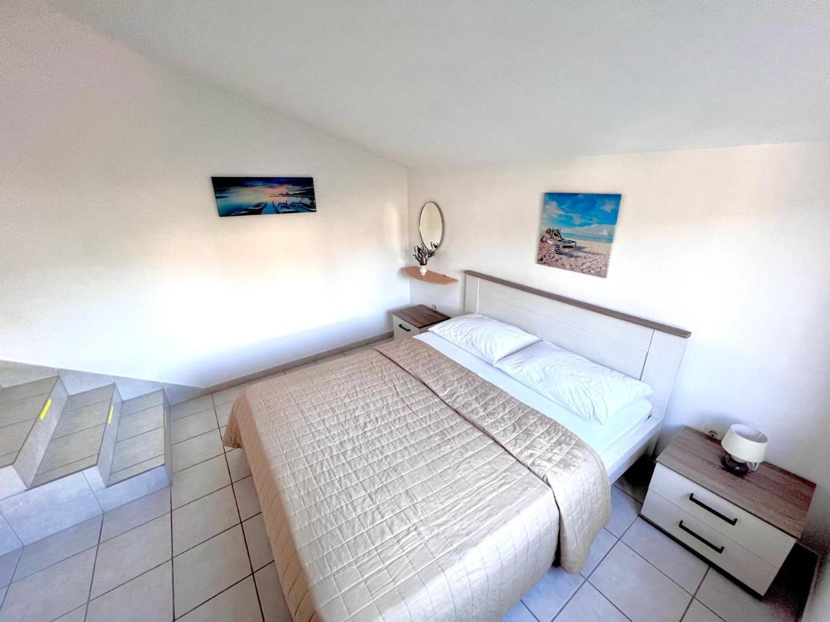 Apartments Mdk Kate Трогір Екстер'єр фото