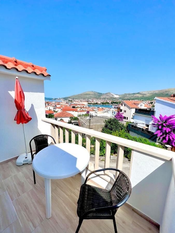 Apartments Mdk Kate Трогір Екстер'єр фото